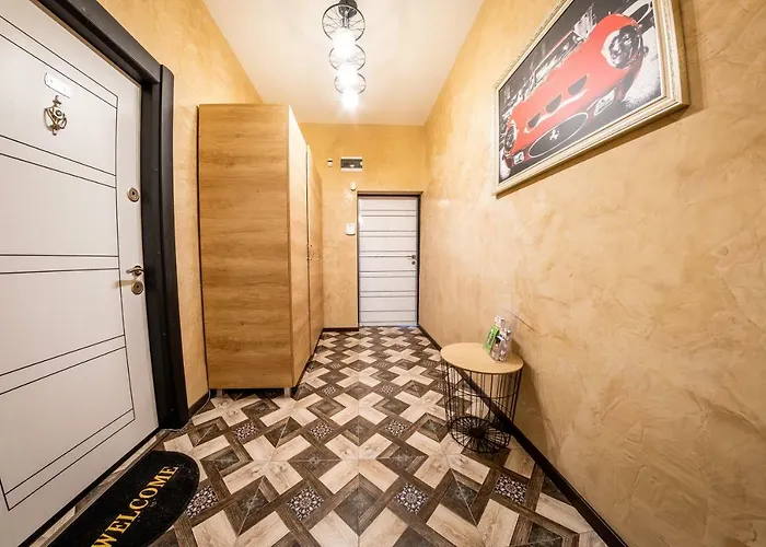 Pearl Life - No Window Sofia